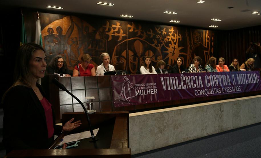 NUDEM participa de audiência pública “Violência contra a Mulher: conquistas e desafios” NUDEM participa de audiência pública “Violência contra a Mulher: conquistas e desafios”
