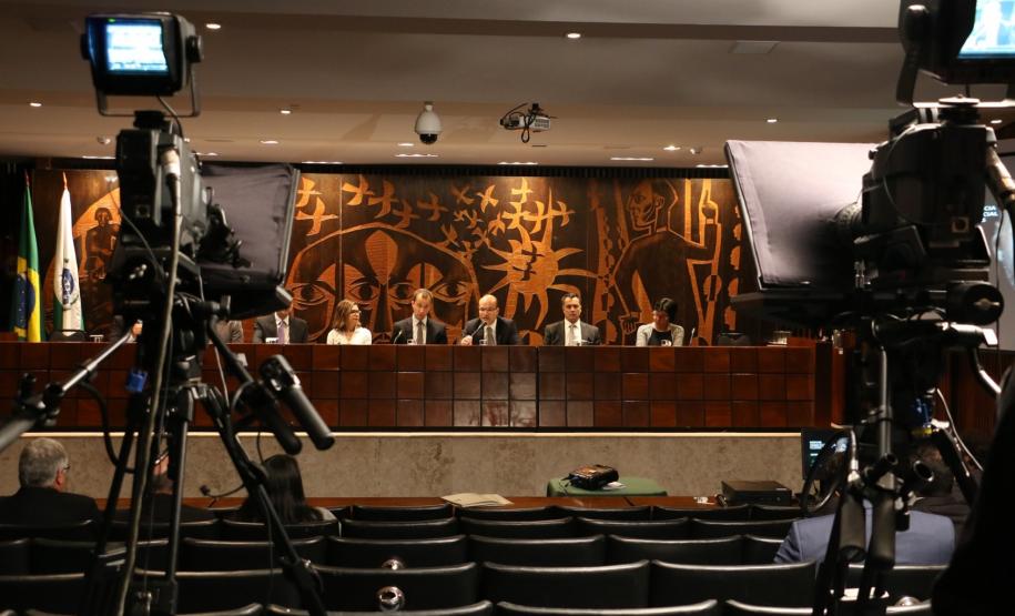 Mesa diretiva do evento