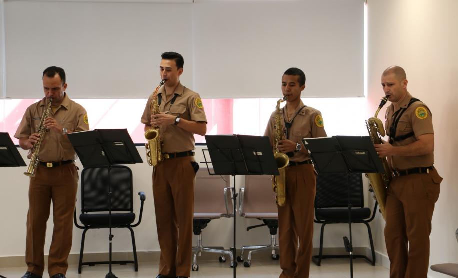 DPPR inaugura Sede Central de Atendimento A Banda de Música da Polícia Militar executou o Hino Nacional Brasileiro e o Hino do Paraná