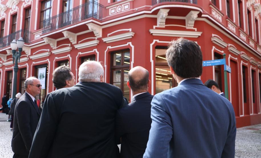 DPPR inaugura Sede Central de Atendimento O prefeito de Curitiba, Rafael Greca, aproveitou para conhecer a estrutura da sede