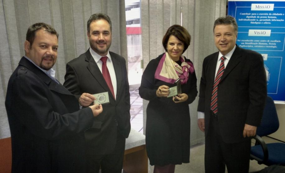 DPPR no Instituto de Identificação do Paraná A defensora pública geral, Dra. Josiane Fruet Bettini Lupion, e o Coordenador de Administração da DPPR, Dirceu Alves de Assunção, visitam o Instituto de Identificação do Paraná.