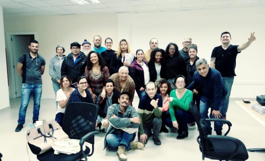 NUDEM ministra aula para o curso de Defensoras e Defensores Populares A aula aconteceu na quarta-feira (03) e teve como tema principal a legítima defesa da mulher em situação de violência de gênero.