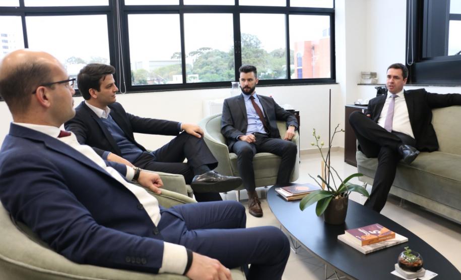 Vice-prefeito de Curitiba visita a Sede Administrativa da DPE-PR Vice-prefeito de Curitiba visita a Sede Administrativa da DPE-PR