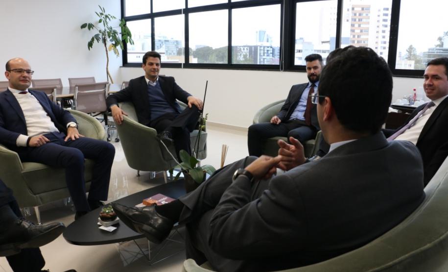 Vice-prefeito de Curitiba visita a Sede Administrativa da DPE-PR Vice-prefeito de Curitiba visita a Sede Administrativa da DPE-PR