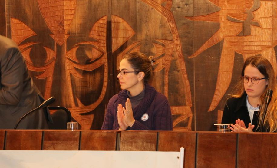 Coordenadora do NUDEM participa de audiência pública sobre violência obstétrica e direitos das gestantes Coordenadora do NUDEM participa de audiência pública sobre violência obstétrica e direitos das gestantes
