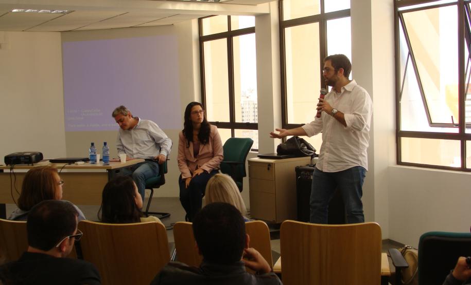 Ao final, os presentes debateram a importância do trabalho da Defensoria na proteção dos direitos da população de rua, como a regularização de documentos e a assistência nas áreas criminal, penal e de família.