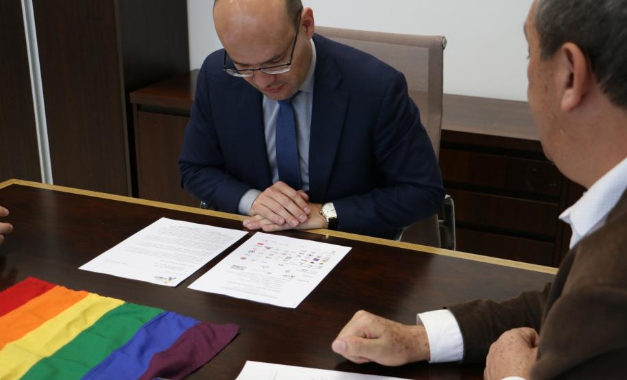 Representantes do Grupo Dignidade visitam a DPE O Congresso Internacional será realizado em Curitiba entre os dias 13 e 17 de novembro, traz o slogan “Livres e Iguais em Dignidade e Direitos”