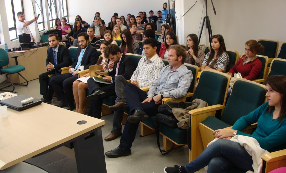 O curso “Abordagem sobre atendimento e áreas de atuação da Defensoria Pública do Estado do Paraná” foi promovido pela Escola da Defensoria.