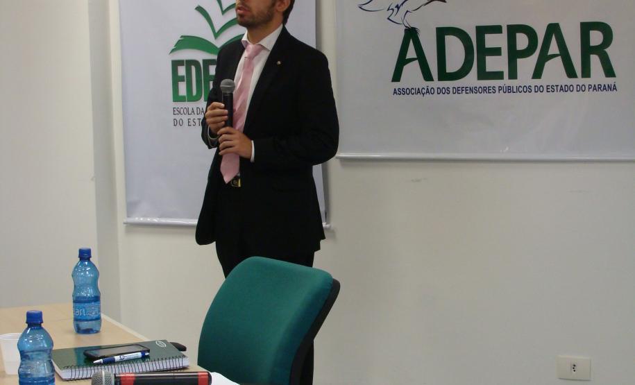 O defensor público da área Cível, Bruno Passadore.