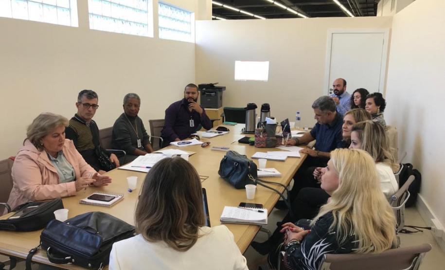 DPE-PR sedia primeira reunião de Grupo de Trabalho Interinstitucional O GT reúne representantes de diversos órgãos estaduais e trata sobre educação para comunidades tradicionais