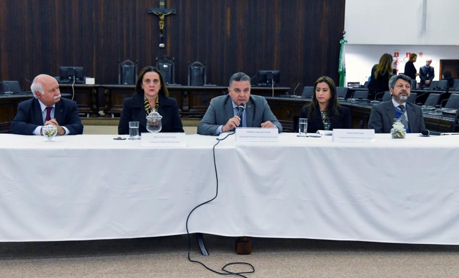 NUDEM participa do VI Seminário da Justiça pela Paz em Casa NUDEM participa do VI Seminário da Justiça pela Paz em Casa