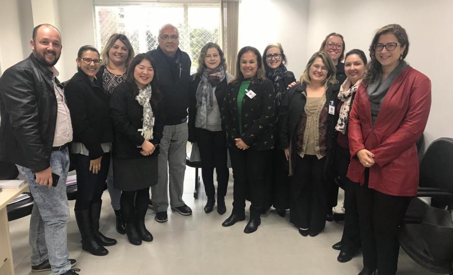 Defensor público da Infância e Juventude participa de reunião promovida pelo MPPR Participantes do encontro.