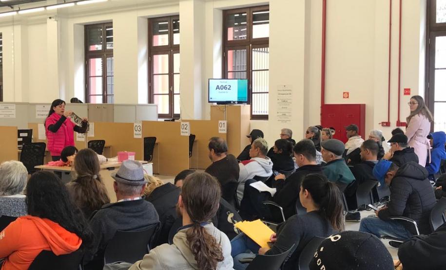 Projeto “Educação em Direitos: Saúde da Mulher” tem sua 5ª palestra Assistidos da DPE-PR assistindo a palestra.