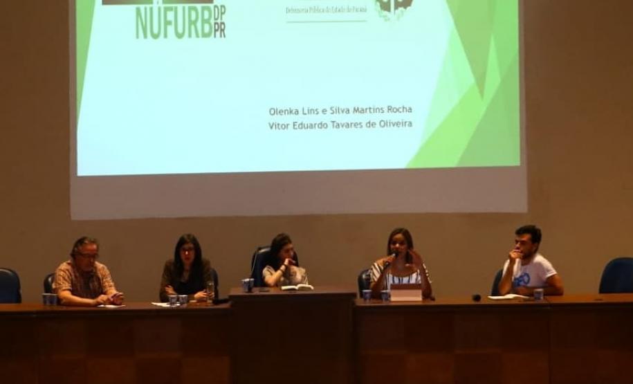 NUFURB palestra em congresso sobre direitos humanos Painel “Morar com Dignidade”, mediado por Antonio Miranda e Violeta Caldeira e palestrado pela defensoria pública coordenadora do NUFURB, dra. Olenka Lins e Silva e pelo representante da TETO, Lucas Kogut.