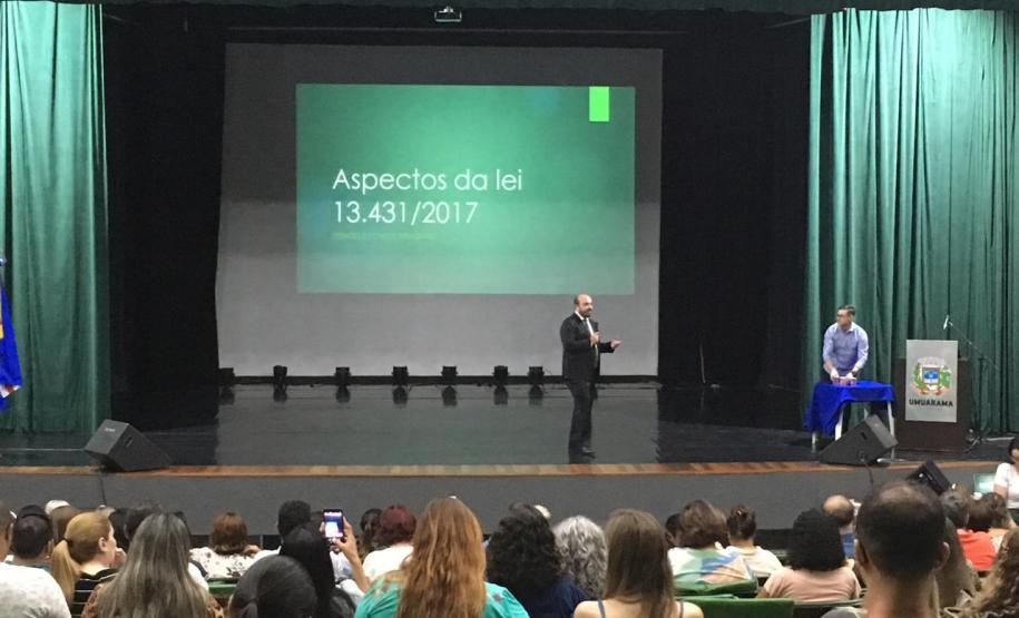 O coordenador do NUDIJ, dr. Marcelo Lucena Diniz, durante sua apresentação.