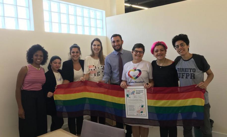 Casamento civil coletivo LGBTI: casais tiram dúvidas sobre documentação