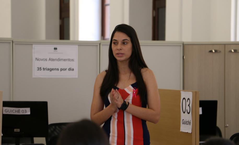 Os encontros acontecem mensalmente na sala de espera do CAM, em Curitiba