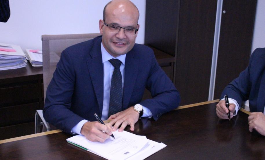 Assinatura de convênio