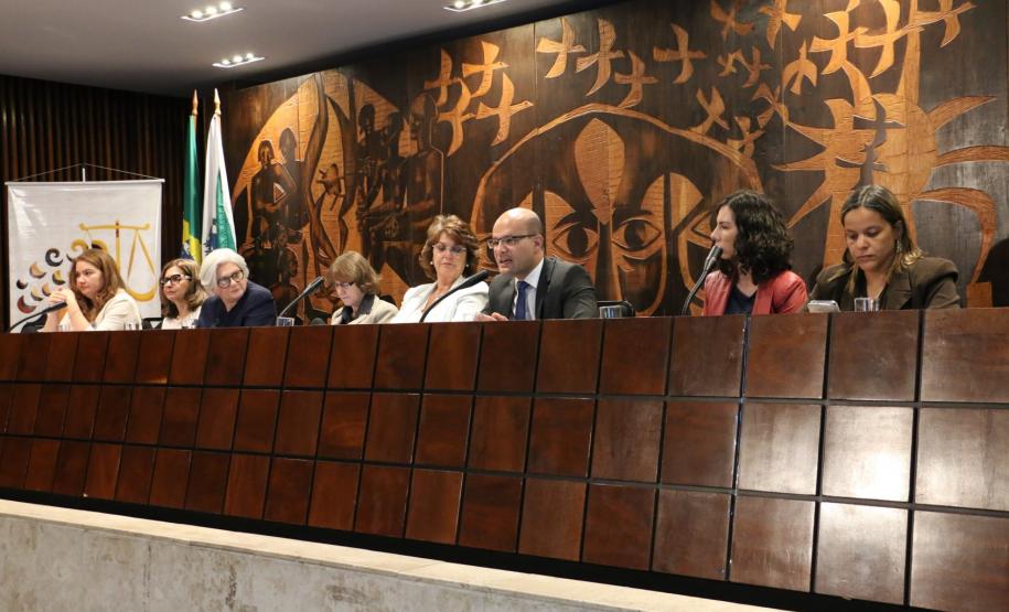 Seminário sobre políticas em defesa da mulher marca o Dia Internacional para a eliminação da violência contra a mulher