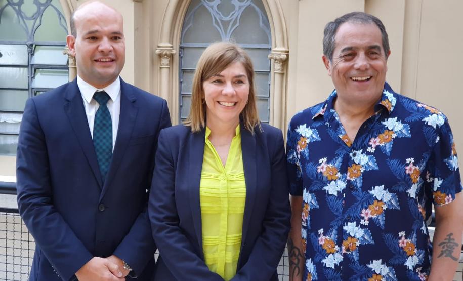 Da esquerda para direita: o defensor público-geral, dr. Eduardo Abraão; a presidente da Fundação Cultural de Curitiba, Ana Cristina de Castro; e o diretor artístico do Natal em Curitiba, Edson Bueno.