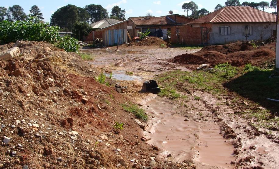 Chuvas fortes causam transtornos aos moradores da Vila Joanita