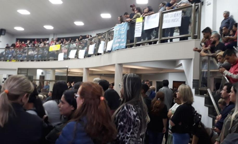 Defensoria Pública de Guarapuava participa de Audiência Pública sobre cortes de vagas em período integral nos CMEIs da cidade Na última quinta-feira (23), a defensora pública de Guarapuava, Mariela Reis Bueno, participou da Audiência Pública sobre a Educação Infantil em Tempo Integral que aconteceu na Câmara de Vereadores da cidade.