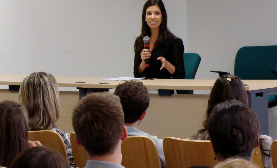 Paula Grein Del Santoro, coordenadora do Centro de Atendimento Multidisciplinar