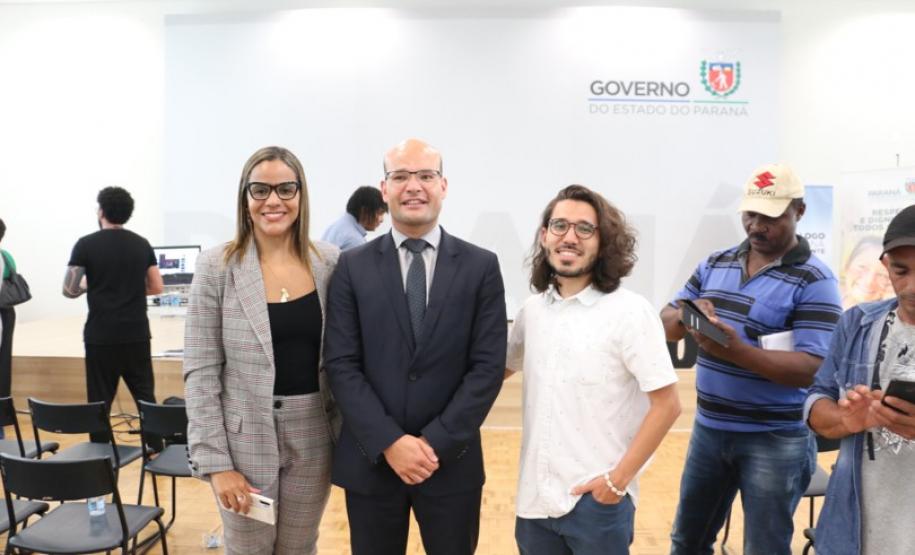 A defensora pública coordenadora do Núcleo Itinerante das Questões Fundiárias e Urbanísticas (NUFURB), dra. Olenka Lins e o ouvidor-geral externo, dr. Thiago Hoshino, também participaram do evento representando a Defensoria Pública do Estado.