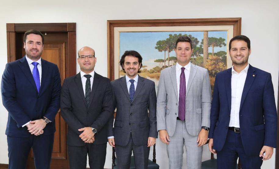 Nesta manhã (11), o defensor público-geral do Estado, dr. Eduardo Abraão, e o subdefensor público-geral, dr. Matheus Munhoz,  participaram de um encontro na Casa Civil para debater os encaminhamentos finais para a implantação da Defensoria Pública na comarca de Pato Branco, na região sudoeste do Paraná.