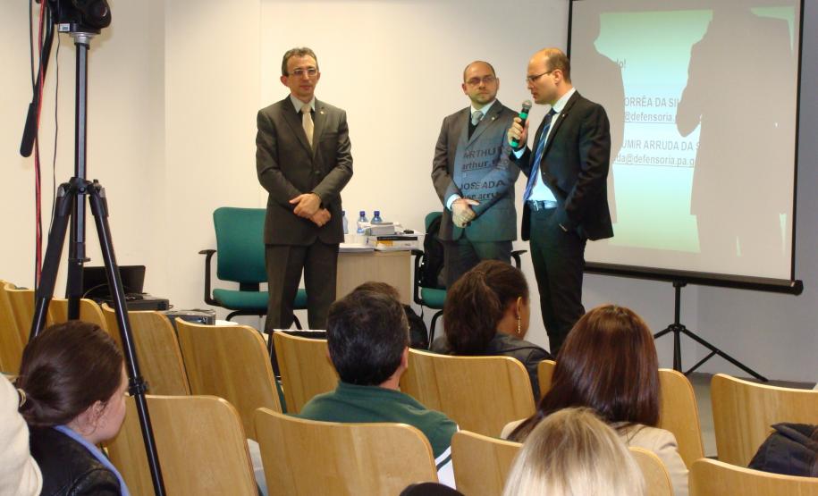 Os defensores públicos paraenses José Adaumir Arruda da Silva e Arthur Corrêa da Silva Neto e o coordenador do GT de Execução Penal da Defensoria Pública do Paraná, Eduardo Pião Ortiz Abraão.