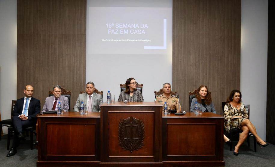 DPE-PR marca presença a abertura da Semana da Justiça pela Paz em Casa A 16ª edição acontece entre os dias 09 e 15 de março em todo o país A 16ª edição acontece entre os dias 09 e 15 de março em todo o país