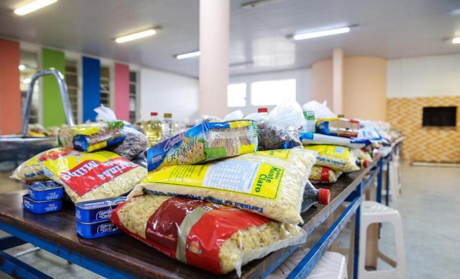 Com a suspensão das aulas, os alimentos devem ser encaminhados às famílias dos estudantes.
