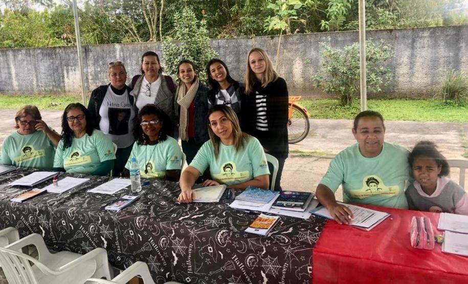 São mães, país, avós e vizinhas (os) que saem do curso com a responsabilidade de serem agentes transformadoras(es) nos lugares onde vivem.