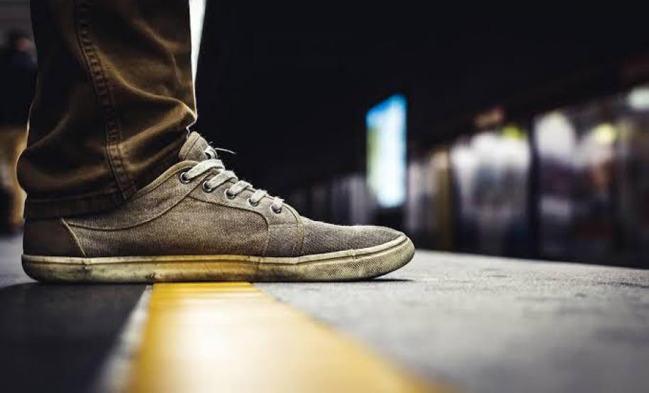 O jovem estava preso em uma unidade prisional para adultos, mas um estudo social revelou que ele pode ser adolescente.