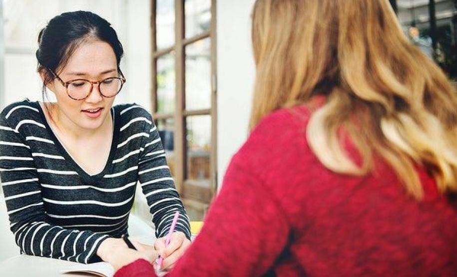 Defensoria Pública: uma lição importante A Instituição contribui para o desenvolvimento pessoal e profissional de estagiárias e estagiários que por ela passam.