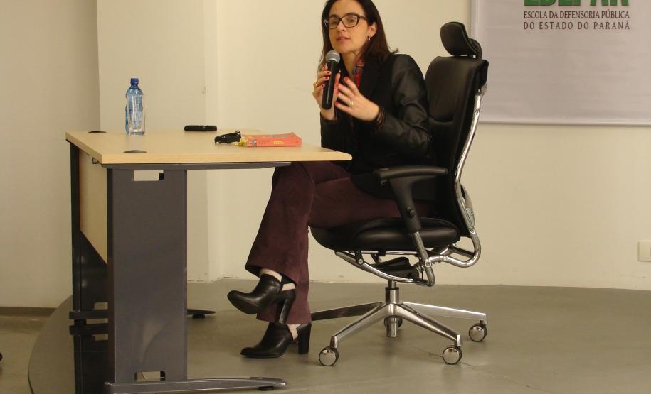 Priscila Placha Sá, doutora em Direito de Estado e professora de Direito Penal da UFPR e PUCPR