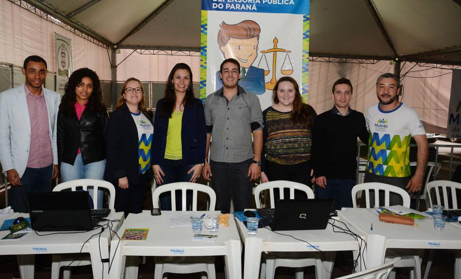 Equipe que trabalhou na 8ª edição de 2014 do “Mutirão da Cidadania – O Paraná em Ação”, realizado em Terra Roxa, no oeste do estado, nos dias 27 e 28 de setembro.