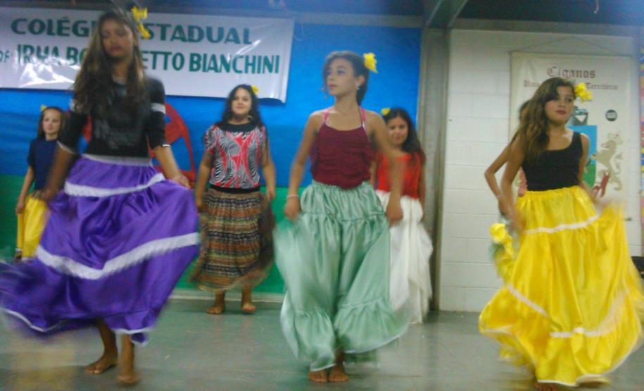 Comunidade cigana na Lapa recebe atendimento da Defensoria.