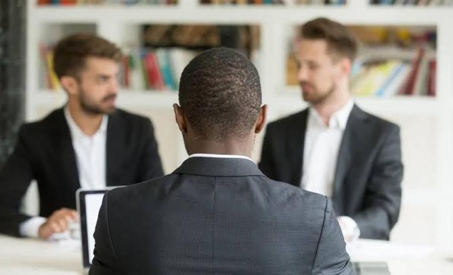 Discriminação racial no ambiente corporativo