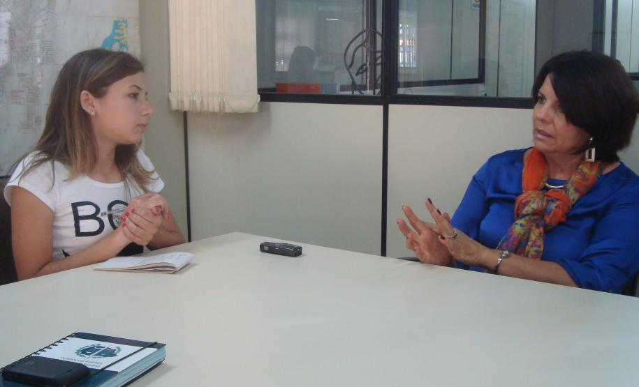 A defensora pública-geral concede entrevista ao jornal "A Gazeta do Iguaçu".
