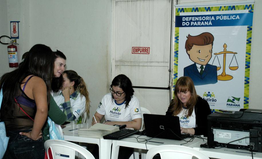 As assessoras jurídicas Elaine Beatriz Oshima e Kátia Brüning.