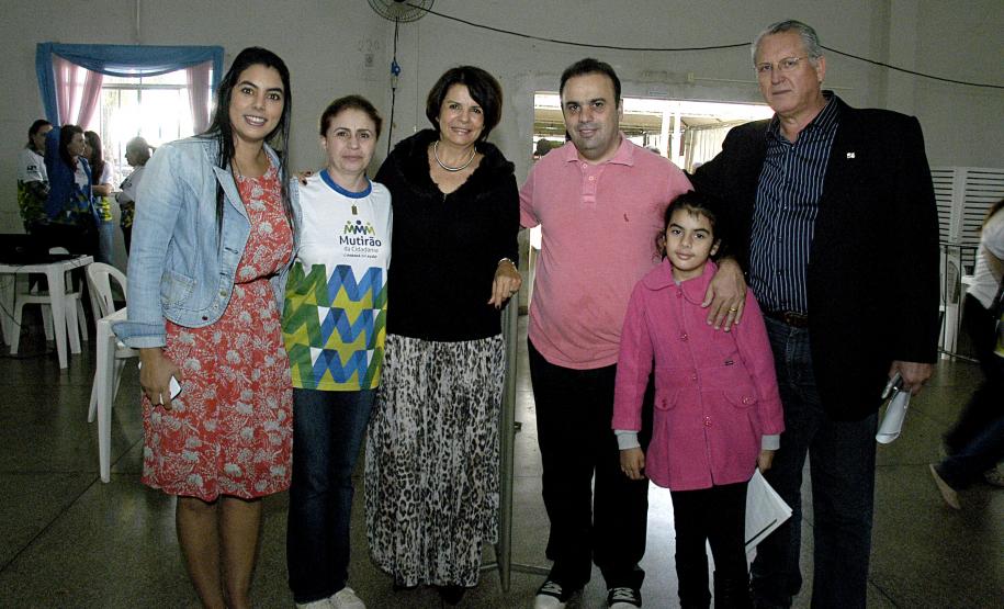 Foz do Iguaçu A secretária de Assistência Social, Família e Relações com a Comunidade, Claudia Pereira, as defensoras públicas Suzete de Fátima Guerra e Josiane Fruet Bettini Lupion, o prefeito de Foz do Iguaçu, Reni Pereira, e o secretário de Relações com a Comunidade do Paraná, Ubirajara Schereiber.