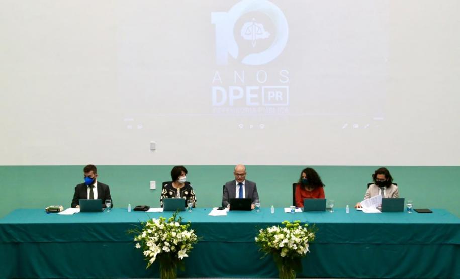 DPE-PR comemora dia Nacional da Defensoria Pública com evento para defensores públicos e servidores