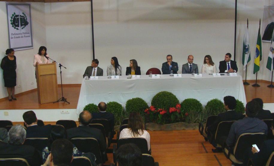 A defensora pública-geral do Paraná, Josiane Fruet Bettini Lupion, relembrou as dificuldades para a implementação da Defensoria Pública no Paraná e ressaltou o trabalho dos defensores públicos no último ano, especialmente na área Criminal e da Execução Penal.