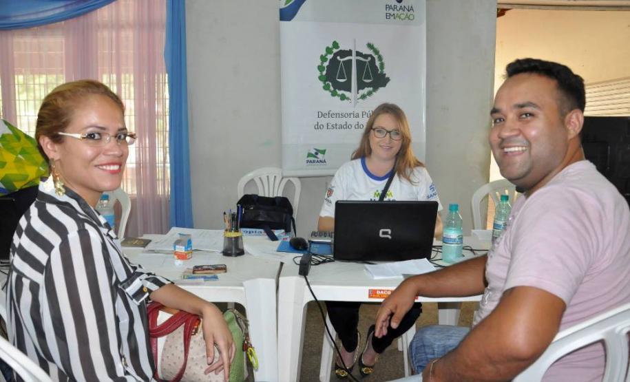 O técnico em aquecimento solar Odair Menino e a dona de casa Patrícia Alexandrino foram atendidos pela Defensoria Pública. Eles aproveitaram o Mutirão para oficializar o divórcio. “A gente estava separado há quatro anos, mas não tinha feito o divórcio e agora deu certo para legalizar a situação e cada um seguir com a vida”, disse ele.