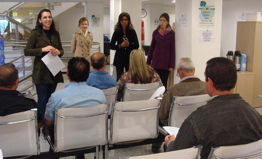 “Roda de Conversa”: série de encontros temáticos que buscam esclarecer a população sobre seus direitos e mostrar que muitas demandas podem ser resolvidas através da mediação, sem que seja preciso passar pelo Judiciário. São realizadas pelo Centro de Atendimento Multidisciplinar (CAM) da Defensoria Pública em Curitiba.