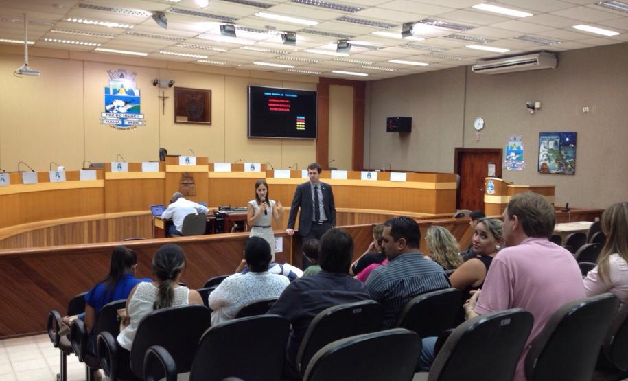 Durante o encontro foi encaminhada, ainda, uma proposta do fluxo de encaminhamento do adolescente que está cumprindo medida socioeducativa para a escola, de modo a manter o sigilo de que está cumprindo ou adveio do cumprimento de uma medida socioeducativa. Após as resposta dos ofícios, será encaminhada nova reunião ou audiência pública.