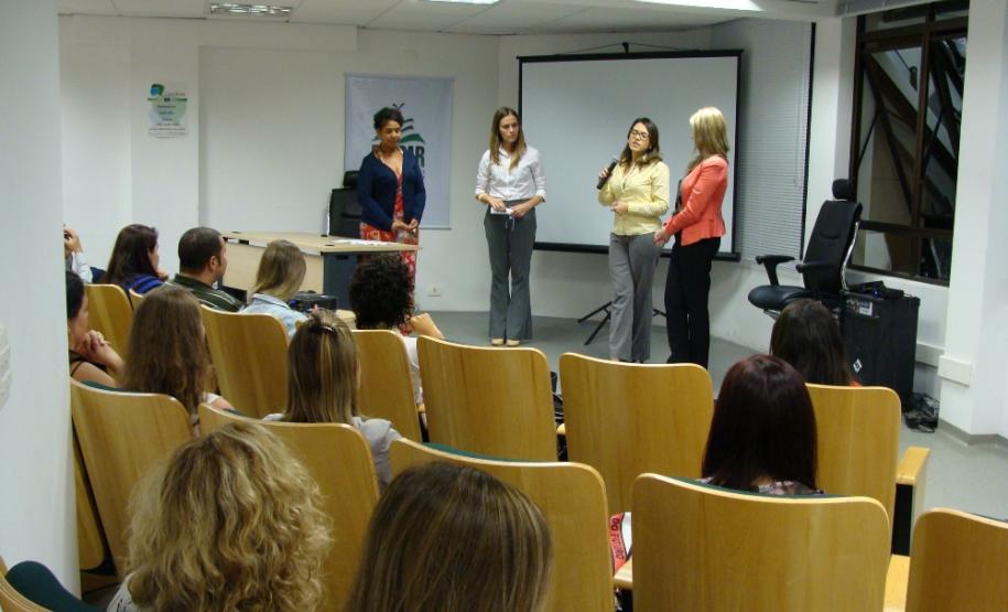 Evento foi uma realização da DPPR, através da Ouvidoria, EDEPAR e Grupo de Trabalho de Promoção e Defesa dos Direitos da Mulher, em parceria com a Associação dos Defensores Públicos do Paraná (ADEPAR).