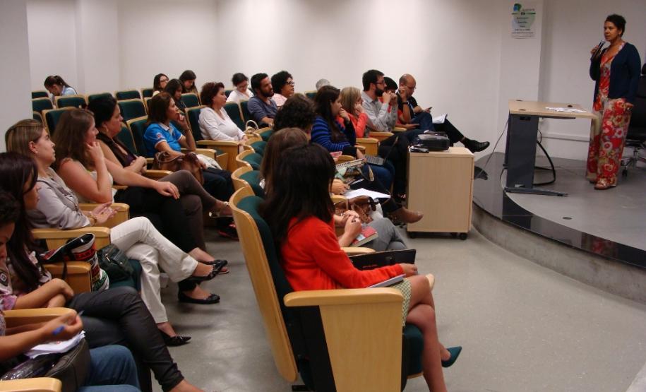 Roda de conversa discutiu violência de gênero.