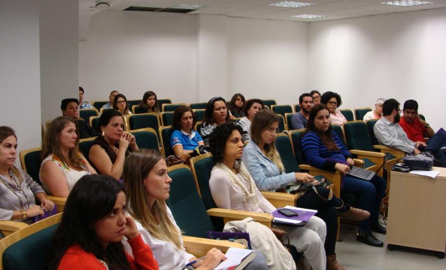 Roda de conversa discutiu violência de gênero.